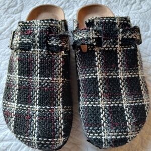 Rocket Dog Black and Burgundy Plaid Clogs